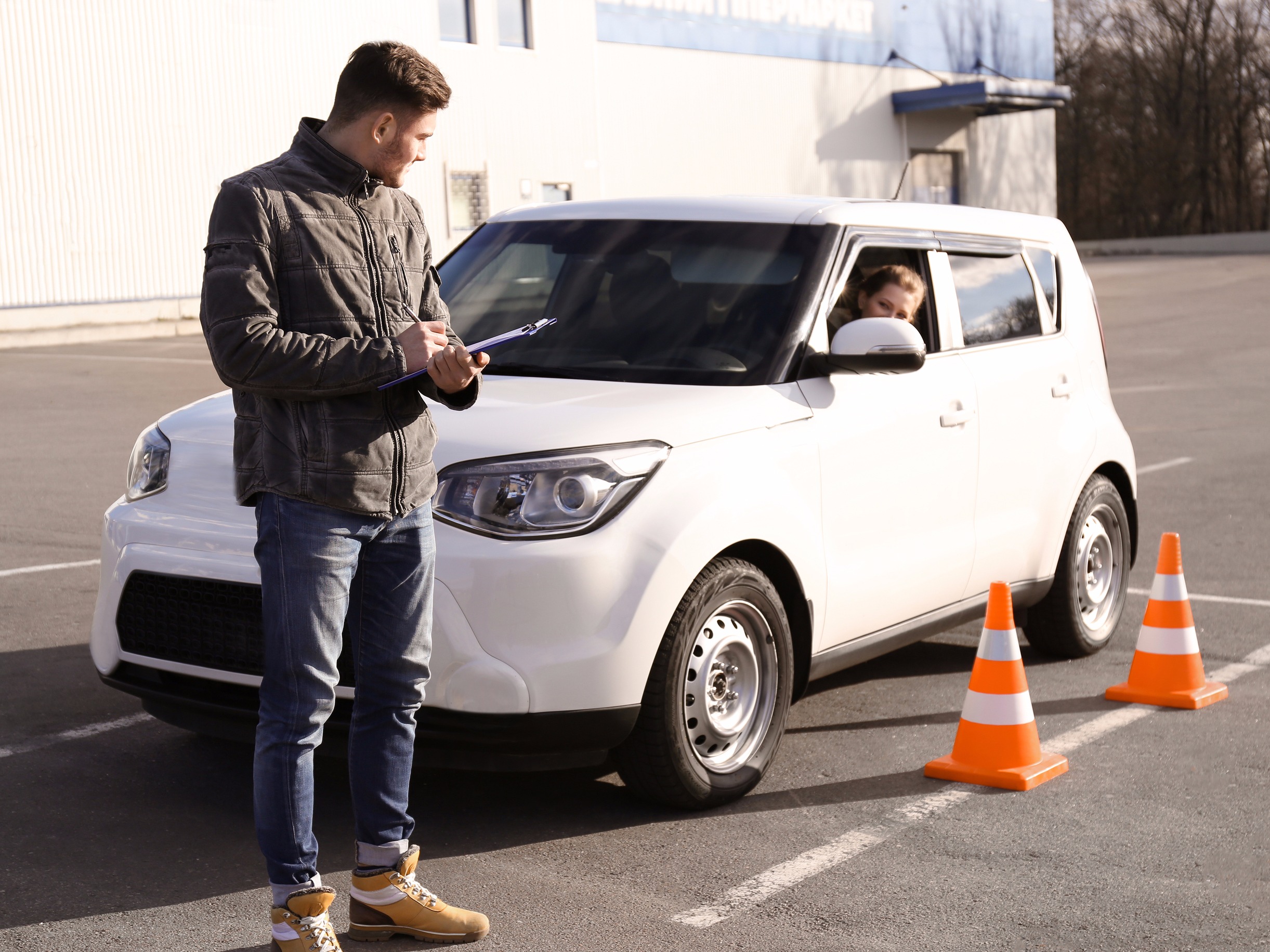 Обучение автомобилю. Василий z Drive. Уроки вождения. Машина для начинающего водителя. Машина инструктора.